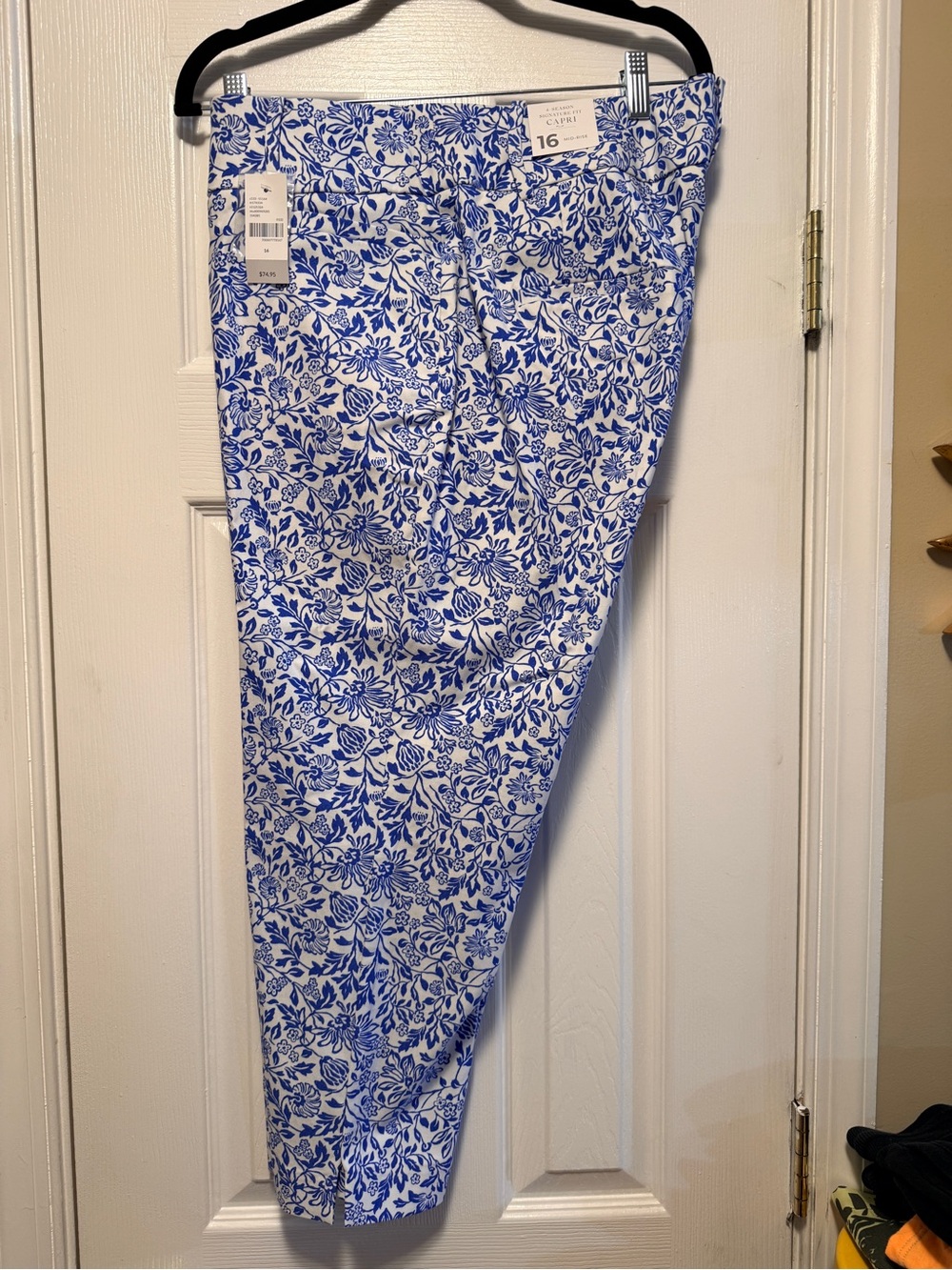 Women’s Blue Floral Print Capri - Pants Size 16